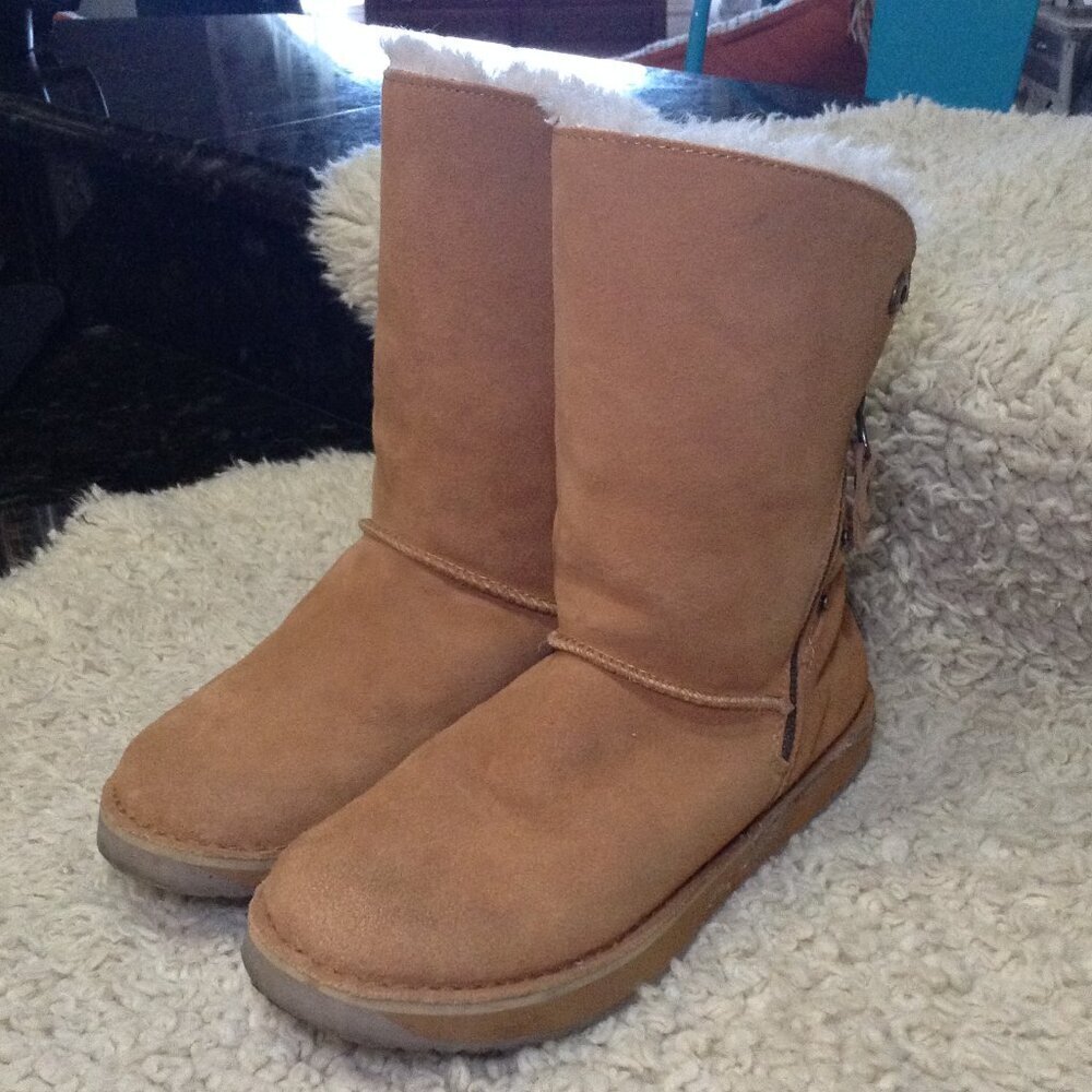 Tamarac Suede and Shearling boots; 8M, Ugg-Like; Bohemian Winters, Comfort, Chic